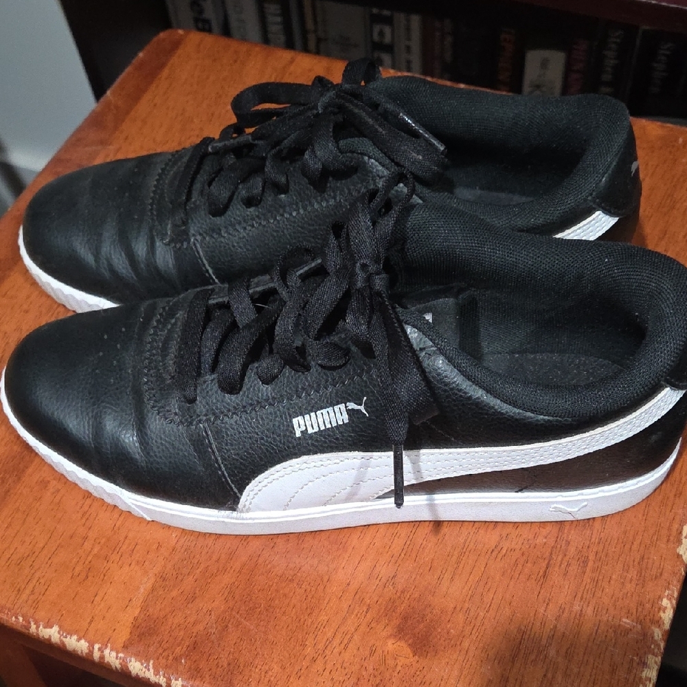 Puma Men's Sneakers in Black and White